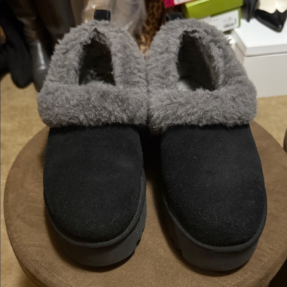UGG Black and Gray Women's Slippers
